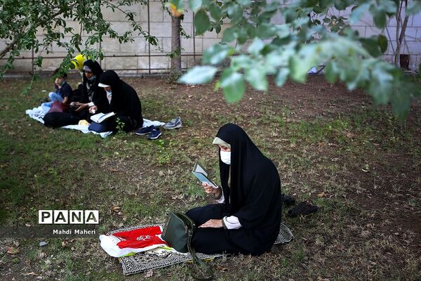دعای عرفه در دانشگاه تهران