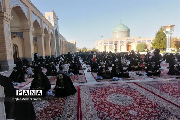 برگزاری قرائت دعای پرفیض عرفه در کاشمر