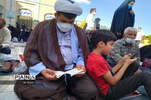 دعای عرفه در حرم مطهر رضوی