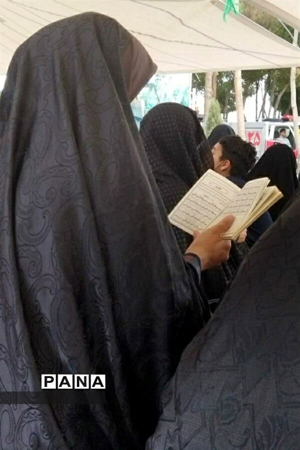 مراسم روز  عرفه ۱۴۰۰در گلستان شهدای استان اصفهان
