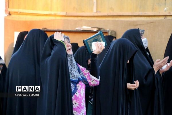 مراسم  دعای عرفه در یادمان شهدای گمنام کوه خضر نبی(ع)
