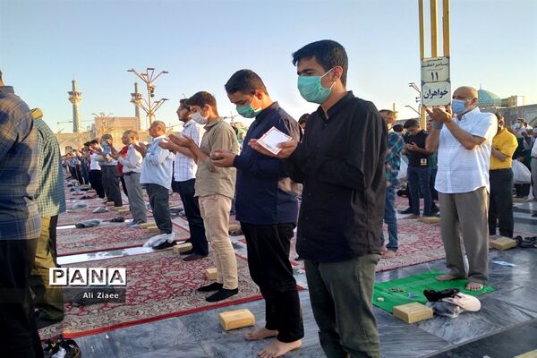 نماز عید قربان در حرم مطهر رضوی