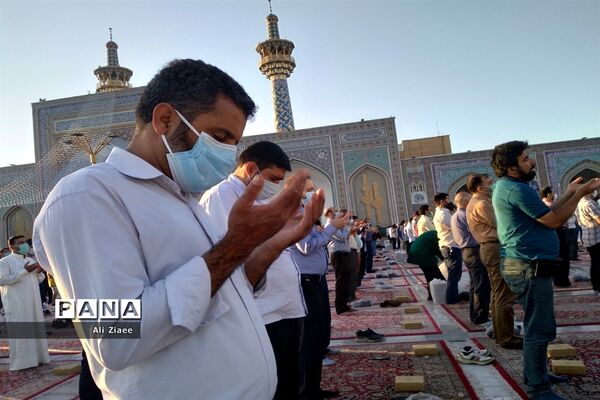 نماز عید قربان در حرم مطهر رضوی