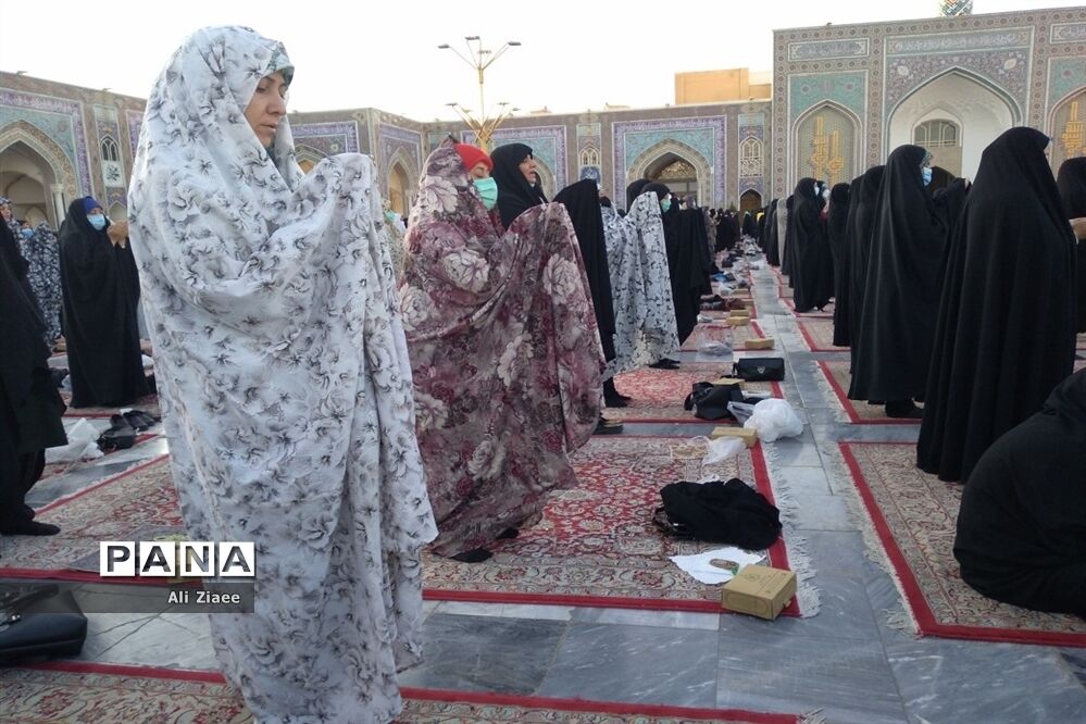 نماز عید قربان در حرم مطهر رضوی