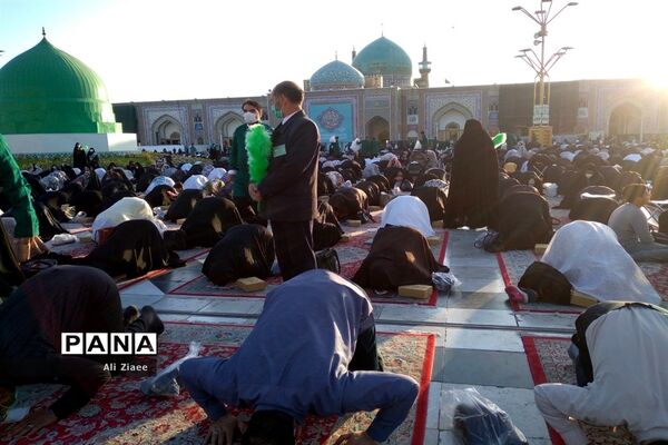 نماز عید قربان در حرم مطهر رضوی