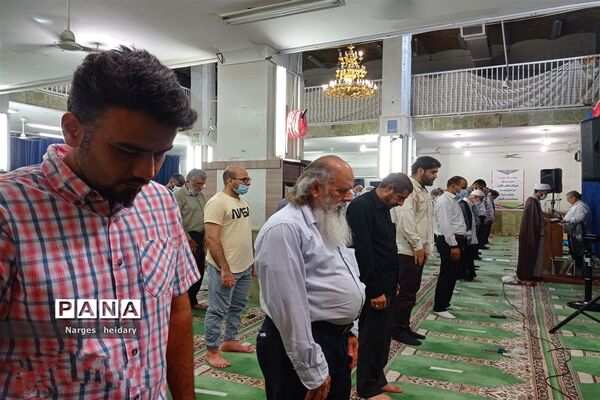 اقامه نماز عید قربان و مراسم قربانی کردن در امیدیه