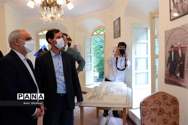 بازدید وزیر آموزش و پرورش از روند اجرای جشنواره فرهنگی هنری فردا