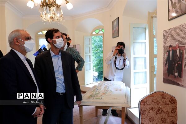 بازدید وزیر آموزش و پرورش از روند اجرای جشنواره فرهنگی هنری فردا