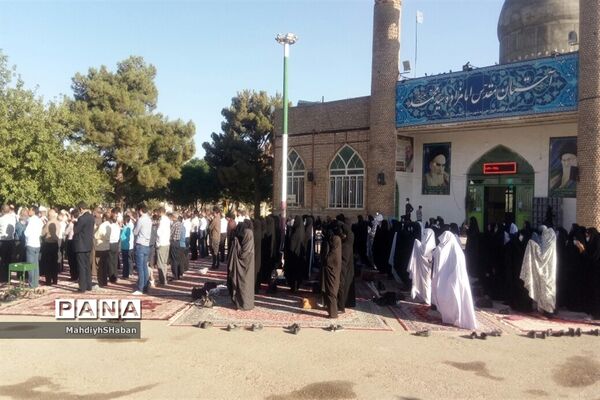 برگزاری نماز عید قربان در امامزاده سید محمد(ع) کاشمر
