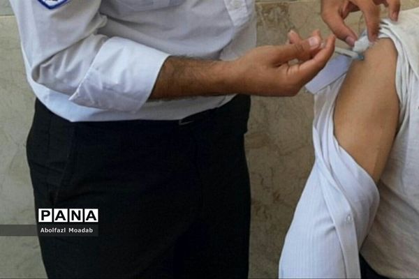 تزریق واکسن کرونا افراد 58 سال به بالا در خلیل آباد