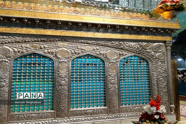 حال و هوای حرم مطهر رضوی  در دهه ولایت