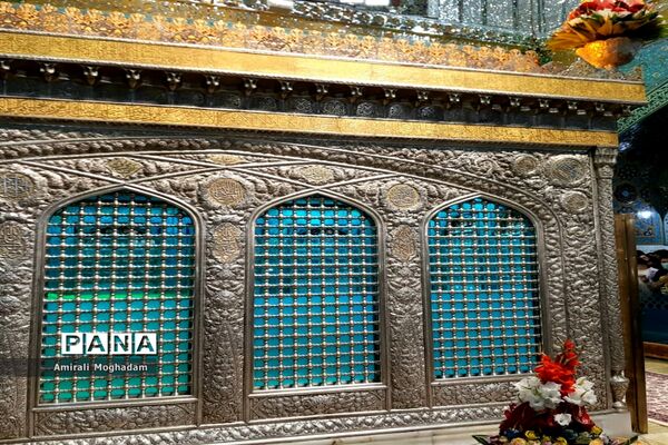 حال و هوای حرم مطهر رضوی  در دهه ولایت