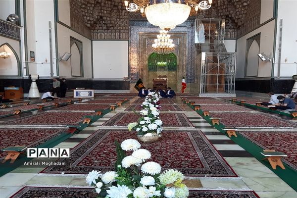 حال و هوای حرم مطهر رضوی  در دهه ولایت