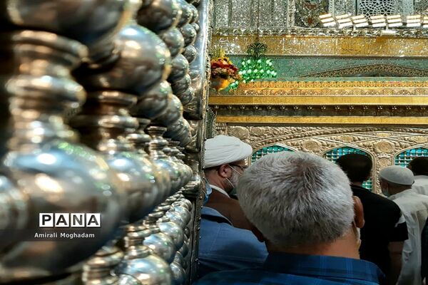 حال و هوای حرم مطهر رضوی  در دهه ولایت