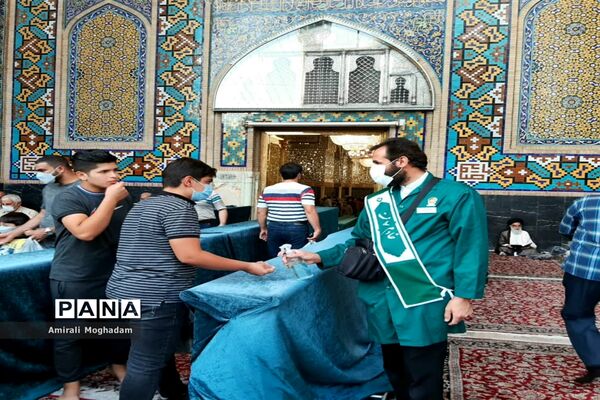 حال و هوای حرم مطهر رضوی  در دهه ولایت