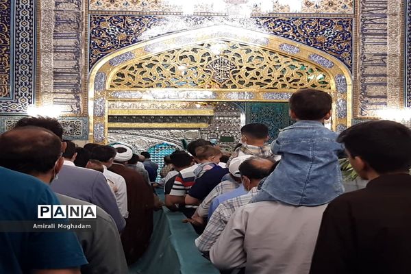 حال و هوای حرم مطهر رضوی  در دهه ولایت