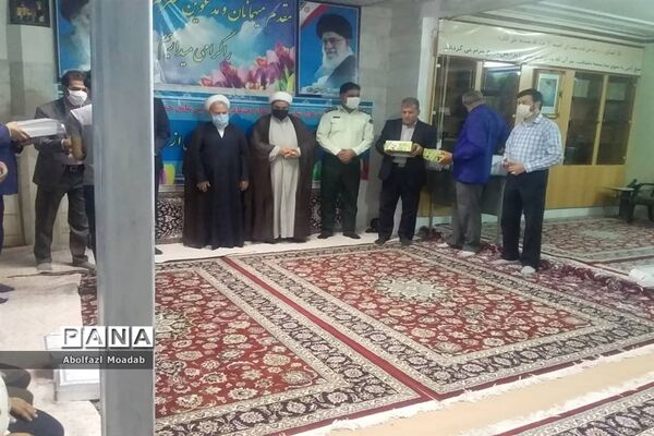 تجلیل از زحمات  کارکنان و نوغلامان حسینی  مسجد جامع شهرستان خلیل آباد