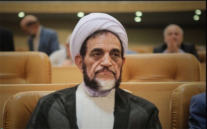 اشرفی‌اصفهانی: روحانی تمام تلاش خود را برای حل مشکلات کشور انجام داد