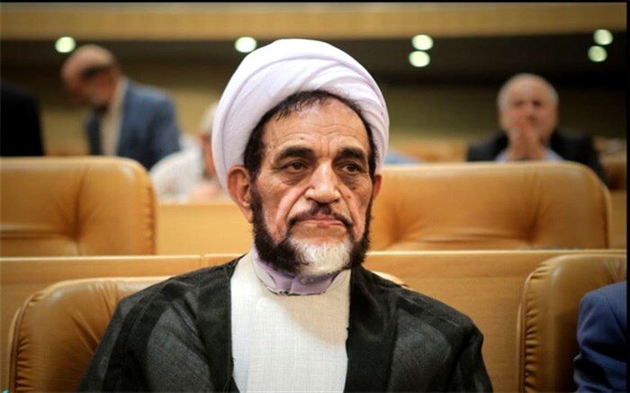 اشرفی‌اصفهانی: روحانی تمام تلاش خود را برای حل مشکلات کشور انجام داد