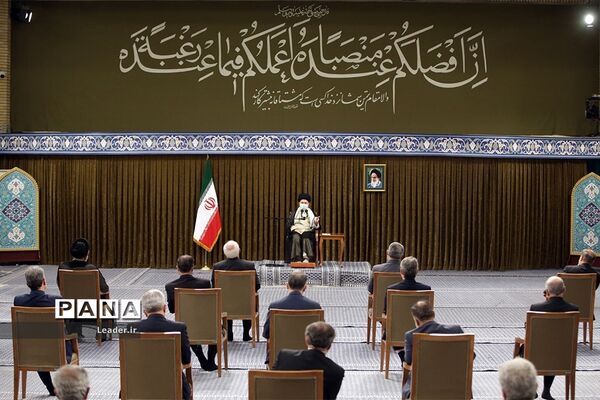 آخرین دیدار رئیس‌جمهور و اعضاء هیئت دولت دوازدهم با رهبر معظم انقلاب