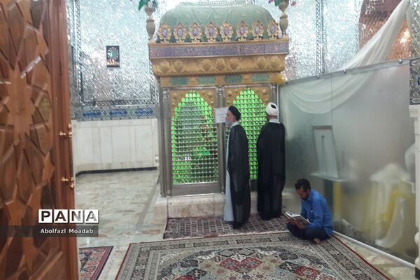 شور و شادی مردم به مناسبت عید سعید غدیر خم در امامزاده سید حمزه
