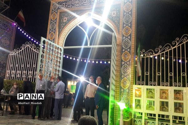 شور و شادی مردم به مناسبت عید سعید غدیر خم در امامزاده سید حمزه