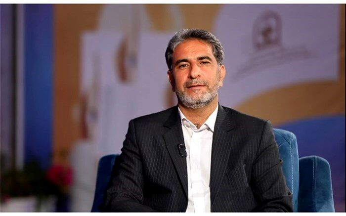 خانواده‌ها، دانش‌آموزان را به حضور در مسیر هنر تشویق و این عرصه را برایشان فراهم کنند