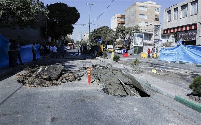 نجات ۲ نفر از زیر آوار براثر فرونشست زمین در فیروزکوه