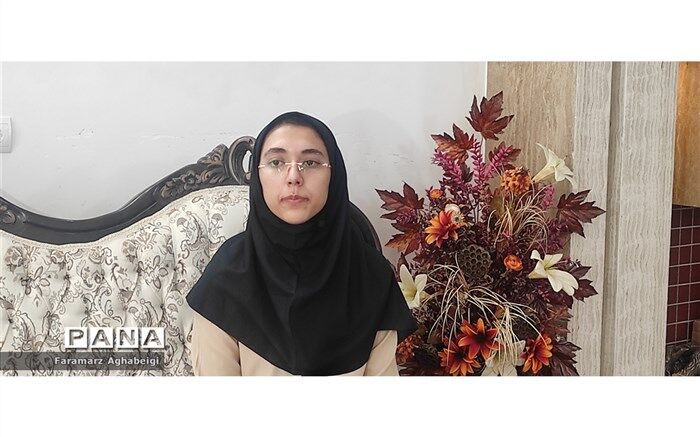 سحر درودگر رتبه ۲ کنکور سراسری: همه کلاس‌های آنلاین را شرکت می‌کردم