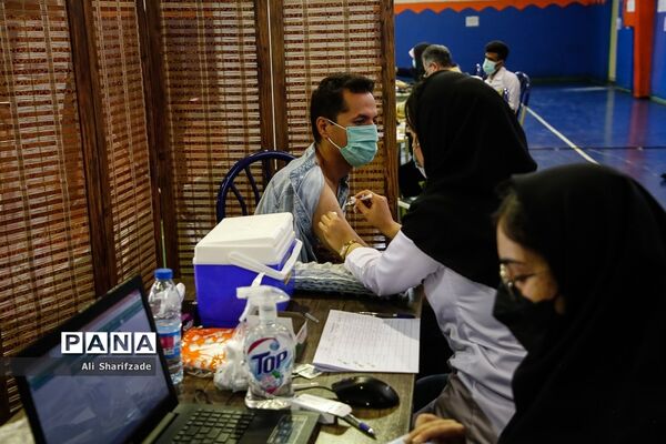 واکسیناسیون فرهنگیان در منطقه 3 آموزش و پرورش