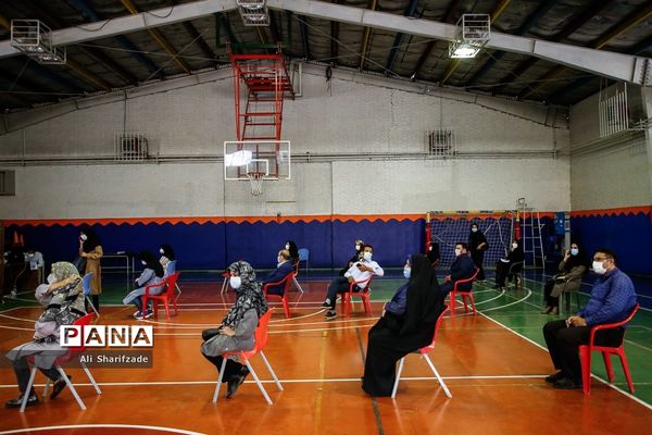 واکسیناسیون فرهنگیان در منطقه 3 آموزش و پرورش