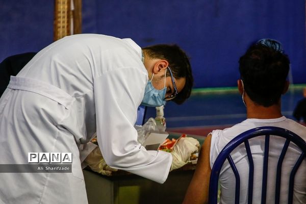 واکسیناسیون فرهنگیان در منطقه 3 آموزش و پرورش