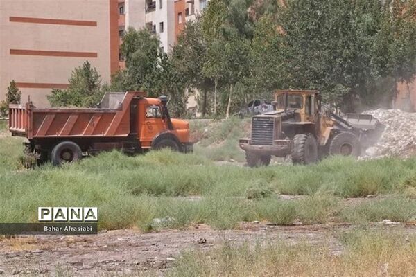 اجرای طرح جهادی شستشو معابر در  شهرک آبشناسان رباط‌کریم