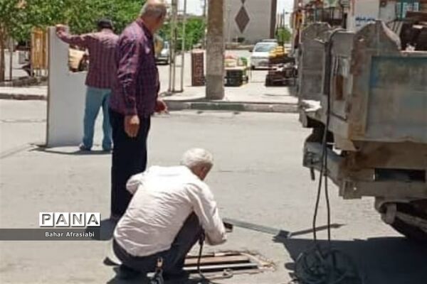 اجرای طرح جهادی شستشو معابر در  شهرک آبشناسان رباط‌کریم