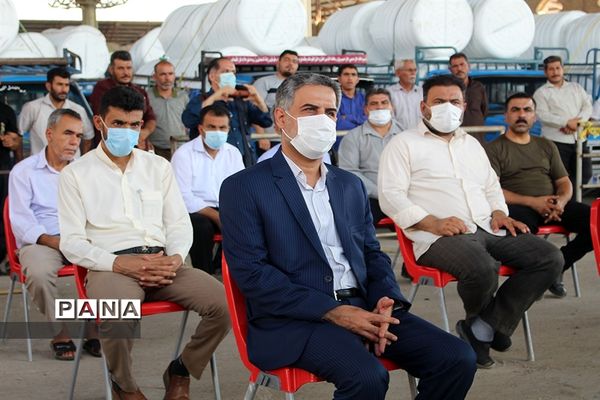 آیین اهدا ۲۰۰۰ عدد مخزن آب و اقلام بهداشتی ویژه مناطق محروم تنش آبی در خوزستان