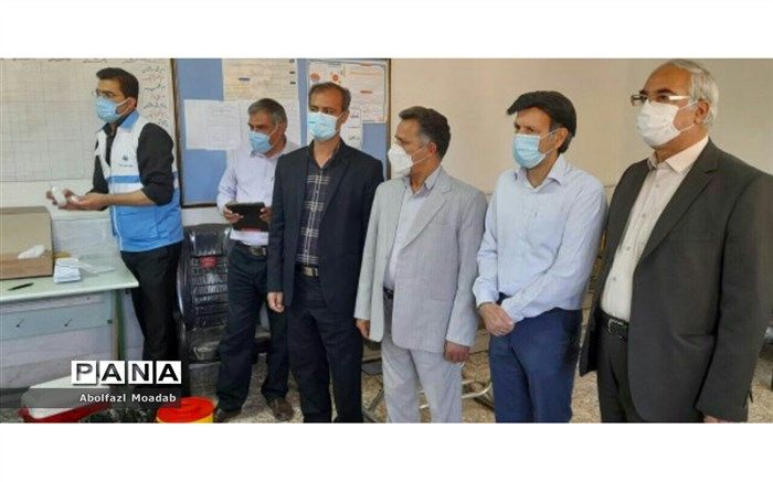 آغاز عملیات واکسیناسیون فرهنگیان شهرستان خلیل‌آباد