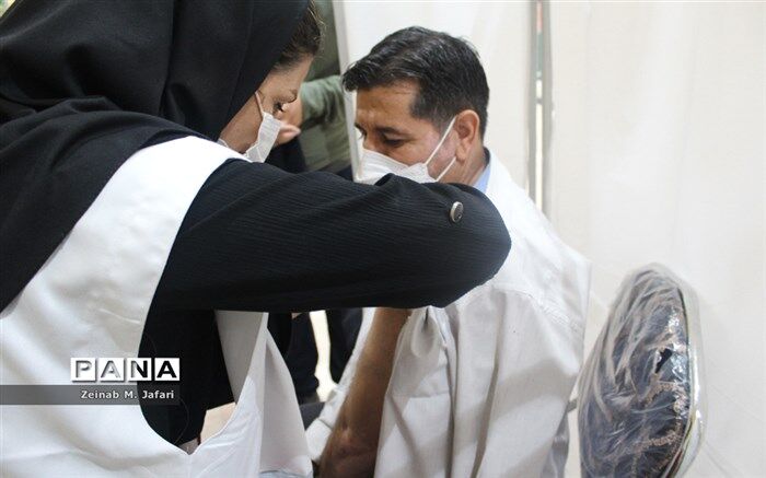 آغاز واکسیناسیون فرهنگیان شهرستان پیشوا
