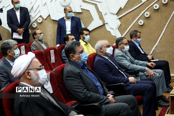 آیین رونمایی از مجموعه ۳۱ جلدی تاریخ تربیت معلم در ایران