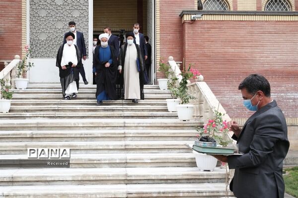 مراسم تحویل نهاد ریاست جمهوری به رئیس جمهوری جدید