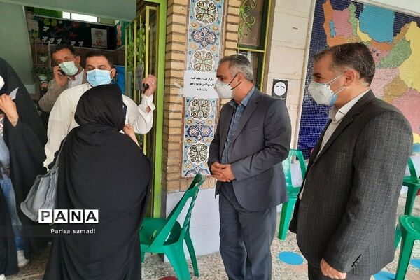 مرحله اول واکسیناسیون فرهنگیان منطقه ۱۳ در دبستان علویه