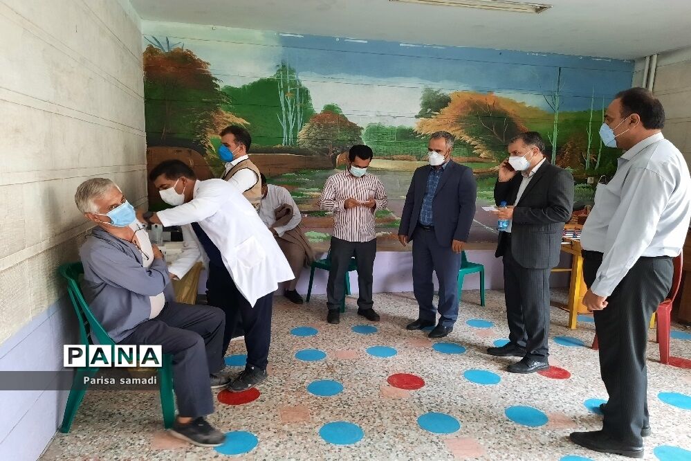 مرحله اول واکسیناسیون فرهنگیان منطقه ۱۳ در دبستان علویه