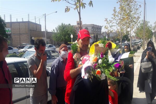 استقبال از کوهنوردان  افتخار آفرین کاشمری