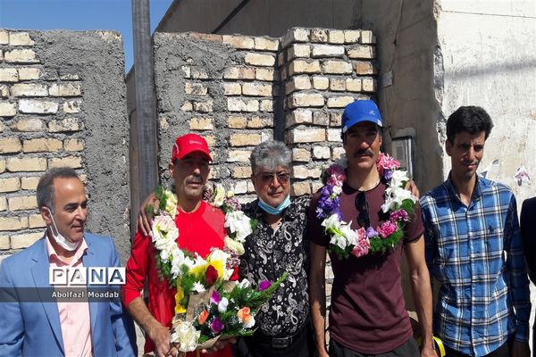 استقبال از کوهنوردان  افتخار آفرین کاشمری