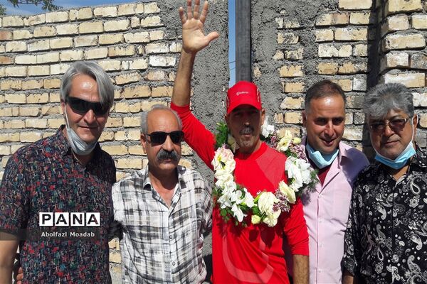 استقبال از کوهنوردان  افتخار آفرین کاشمری