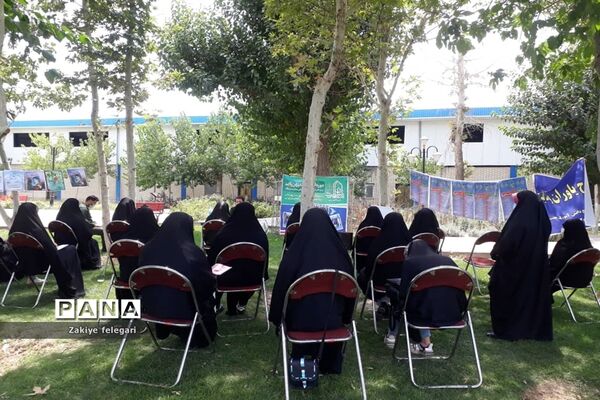 برگزاری دوره یاوران ولایت در شهرستان بهارستان