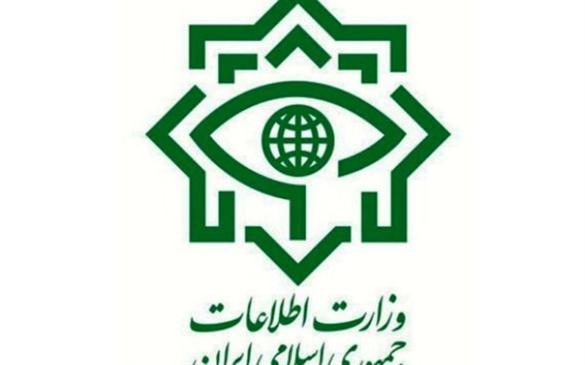 ضربه به عوامل یک فرقه انحرافی و دروغین در قم توسط سربازان گمنام امام زمان (عج)