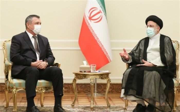 برقراری تعامل گسترده با کشورهای همسایه از اصول اولیه سیاست خارجی دولت ایران است
