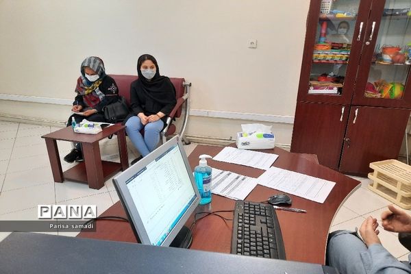 بازدید مدیر آموزش و پرورش منطقه ۱۳ از پایگاه‌های مشاوره کنکور ۱۴۰۰