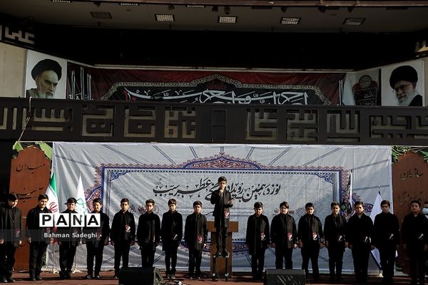 بازدید شهردارو رییس شورای شهر تهران از نمایشگاه عطر سیب