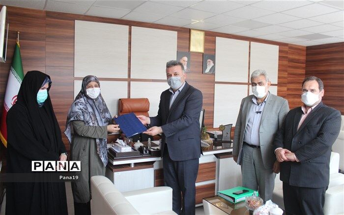تقدیر از  معلم فداکار تربیت بدنی منطقه ۱۹
